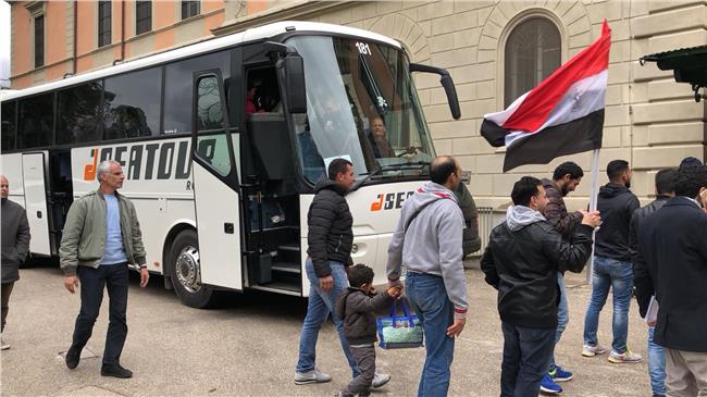 المصريون بإيطاليا يتركون أعمالهم لتلبية نداء الوطن