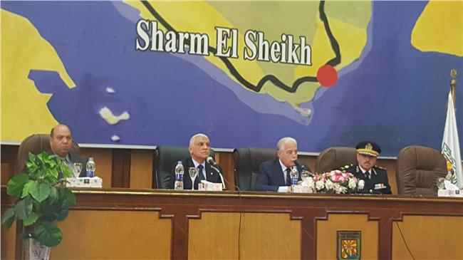 محافظ جنوب سيناء اثناء جلسة المجلس التنفيذي