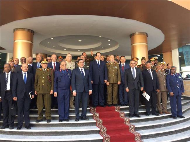 قادة الجيش الليبي خلال اجتماعهم بالقاهرة