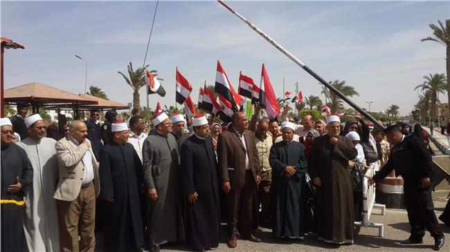 مسيرات مسلمين و أقباط تغزو شوارع الطور بجنوب سيناء 