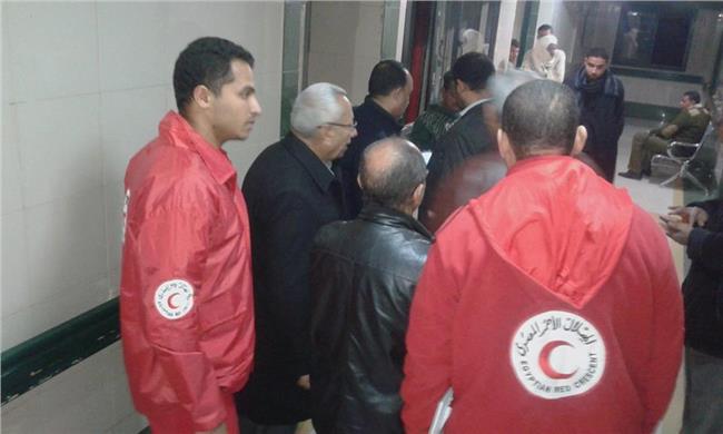 بالصور.. الهلال الأحمر أمام لجان المنيا لتقديم الإسعافات للناخبين