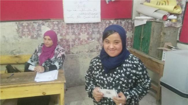 شيماء من ذوي الاحتياجات الخاصة تصر على المشاركة بالانتخابات لحبها لمصر