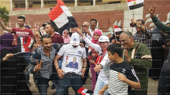مسيرة لشباب وفتيات شبرا الخيمة أمام لجنة الشهيد مصطفى لطفي