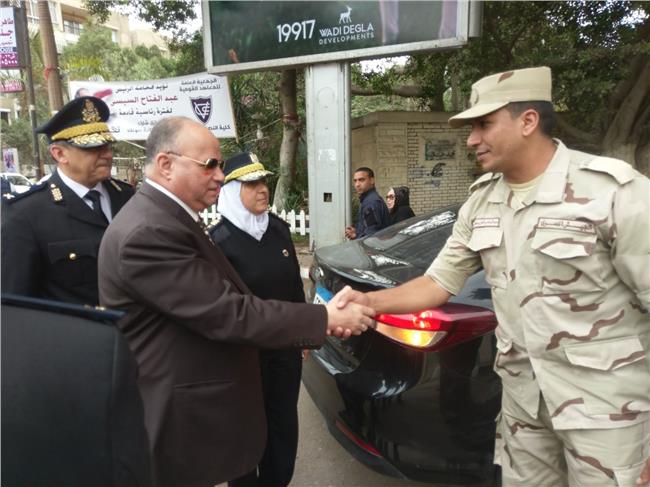 مدير أمن القاهرة يتفقد المقار الانتخابية باليوم الثالث