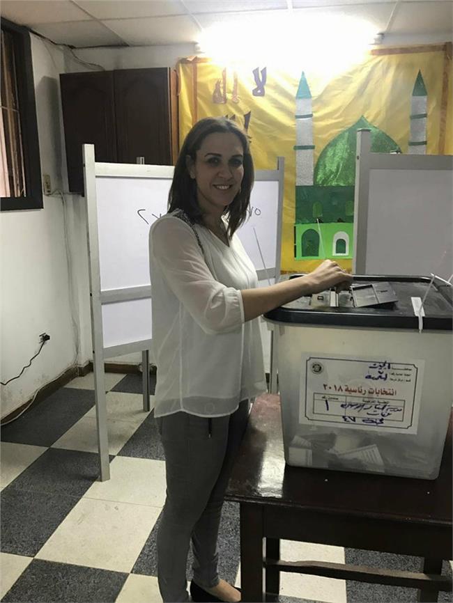 رانيا علواني في لجنتها الانتخابية