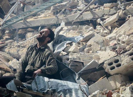 مواطن سوري فقد أهله في القصف على الغوطة الشرقية