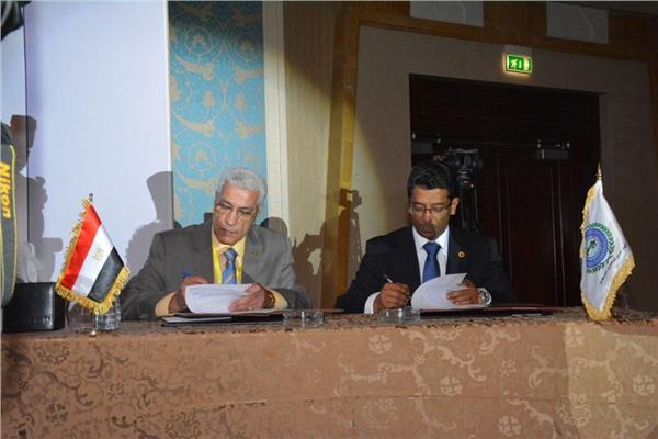 اتفاقية تعاون بين العربى للمخلصين والجمارك المصرية