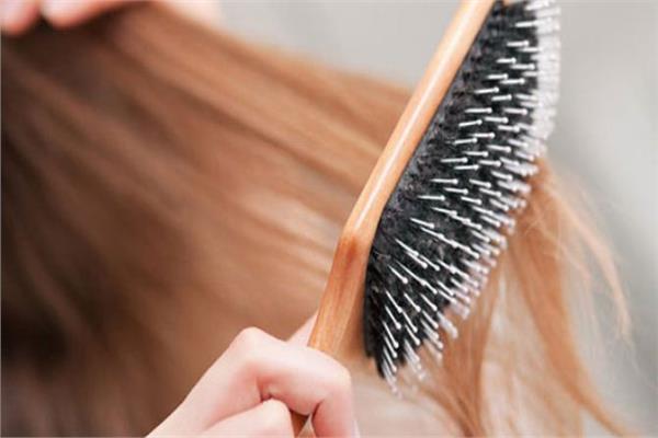 أسهل طريقة لتنظيف «فرشاة الشعر»   