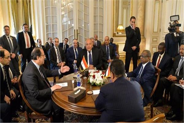 وصول الوفد المصري المشارك باجتماع سد النهضة إلى أديس أبابا