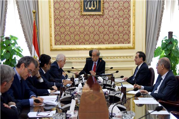 اجتماع رئيس الوزراء بنائب رئيس شركة إيني _ تصوير: أشرف شحاتة