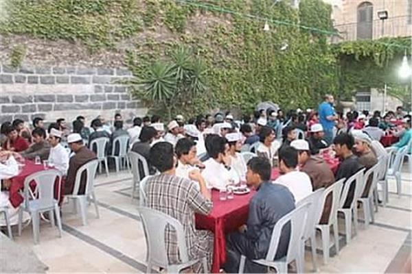 «الأزهر» يقيم مائدة إفطار لطلابه غير المقيمين بالمدينة طوال رمضان