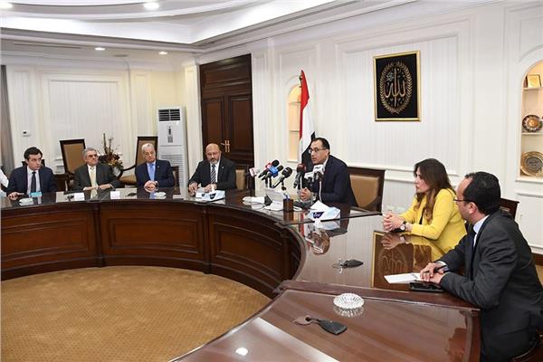 وزير الإسكان يشهد توقيع عقد مشروع رفع كفاءة معالجة الصرف الصحى بالإسكندرية