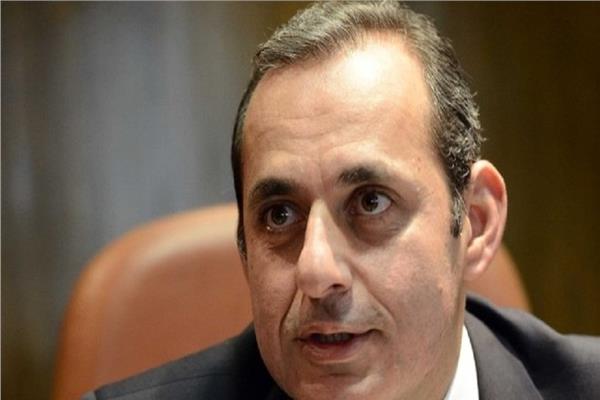 هشام عكاشة رئيس البنك الأهلي المصري