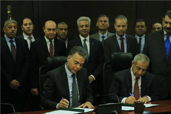 توقيع عقد تنفيذ دراسة المخطط الشامل للموانيء المصرية التجارية 