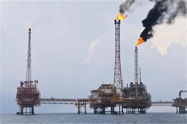 بعد استقالة حكومة شريف إسماعيل.. «البترول» في الميزان