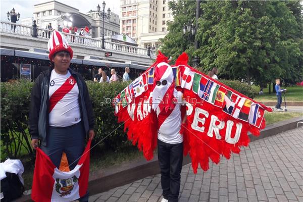 شوارع موسكو تستعد لكأس العالم وجماهير أوروجواي تجوب الميادين
