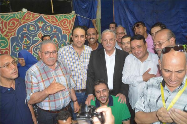 محافظ المنيا يشارك في خيمة إفطار صائم لمؤسسة مصر الخير