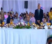 الرئيس السيسي خلال الاحتفال بالعيد مع أبناء الشهداء