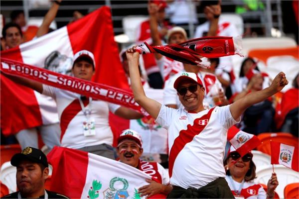 جماهير بيرو تملأ مدرجات ملعب «موردوفيا أرينا»