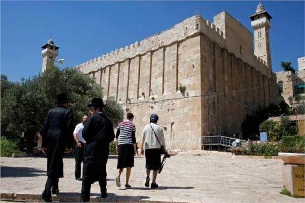 «أوقاف القدس» تحذر من اعتداء متطرفين يهود على حارسات الأقصى