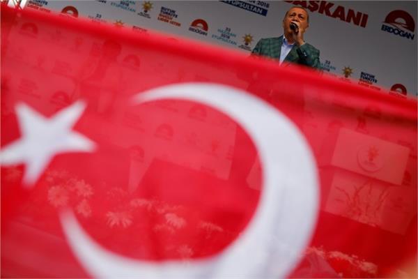 الرئيس رجب طيب اردوغان خلال أحد فعاليات حملته الرئاسية - رويترز
