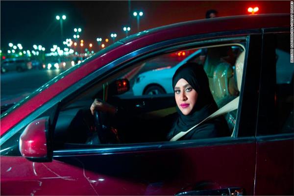 صورة لقيادة المراة للسيارات بالسعودية
