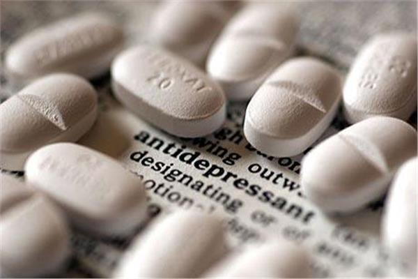 «دراسة» تحذر من تناول مرضى الرئة مضادات الاكتئاب