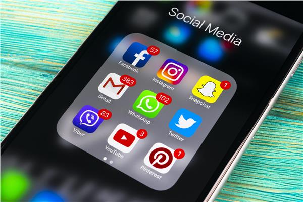 تطبيقات التواصل الاجتماعي