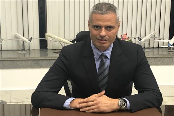الطيار أحمد عادل رئيسا لمجلس إدارة الشركة القابضة لمصر للطيران 