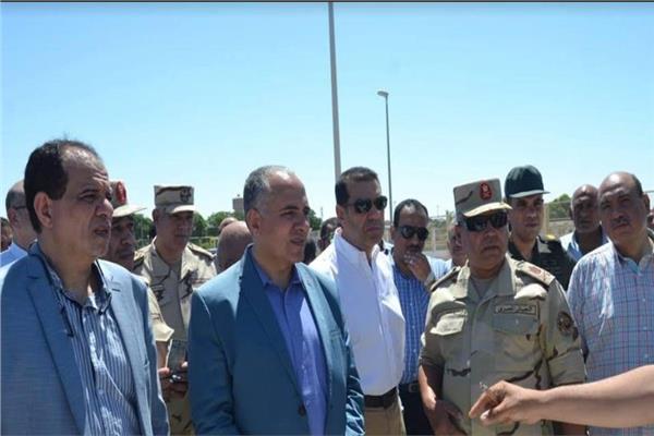 «عبد العاطي» و«الوزير» يتفقدان مشروع القنطرة الجديدة بأسيوط