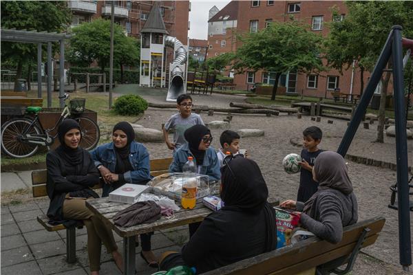 صورة من تقرير نيويورك تايمز للأحياء الفقيرة ذات أغلبية اللاجئين المسلمة «الجيتو»