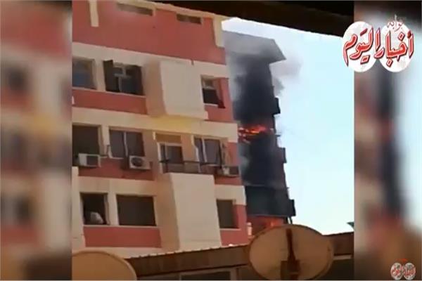 شاهد| اللحظات الأولى لحريق مستشفى الحسين الجامعي 