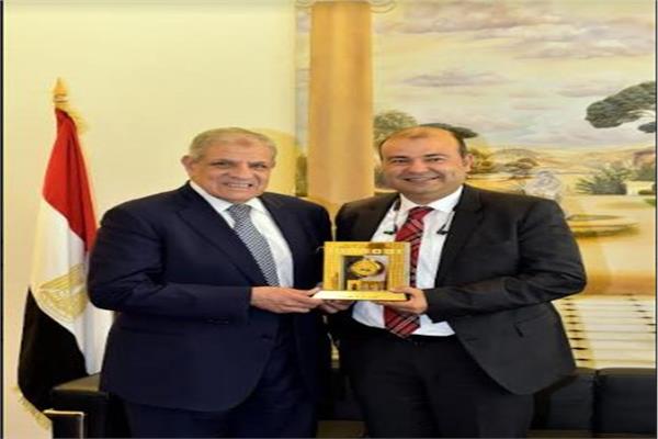 خالد حنفي وإبراهيم محلب 