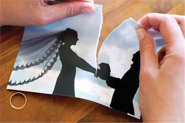 هل تقطيع ورقة الزواج العرفي يُعد «طلاقا»؟