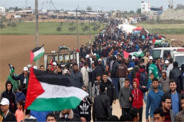 الفلسطينيون يشاركون في جمعة «لن تمر المؤامرة على حقوق اللاجئين»
