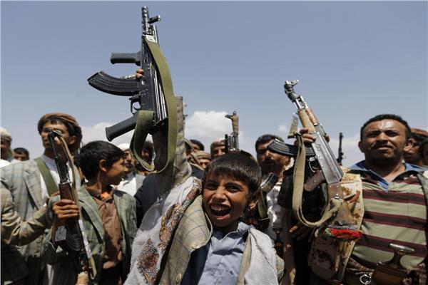 البرلمان العربي يطالب بالتحقيق في تجنيد ميليشيا الحوثي لأطفال اليمن إجباريًا