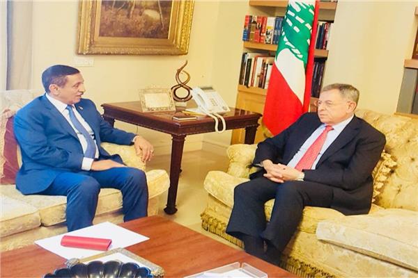 رئيس الوزراء اللبناني الأسبق،وعبد الله الدعيسي سفير اليمن لدى بيروت