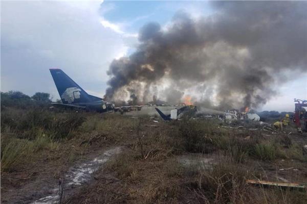 تحطم طائرة ركاب مكسيكية وإصابة 80 راكبا 