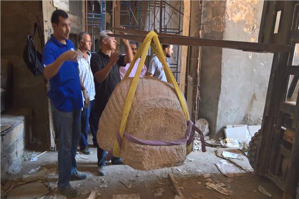 المتحف المصري الكبير يستقبل رأس تمثال للملك «سنوسرت الأول»
