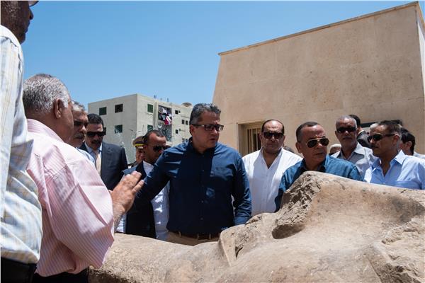 وزير الآثار يتفقد عدد من المناطق الأثرية بسوهاج‎ 