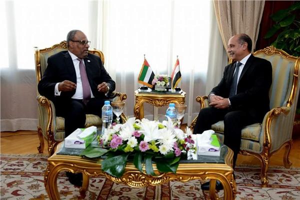 وزير الطيران والسفير الإماراتي يبحثان التعاون في مجال «النقل الجوي»