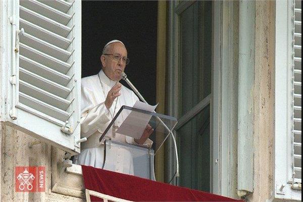 البابا فرنسيس بابا الفاتيكان 