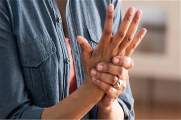 8 أعراض  للإصابة  بالروماتويد