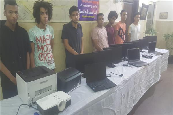 7 طلاب كونوا تشكيلا عصابيا لسرقة أجهزة الكمبيوتر من المدرسة فى الزيتون 