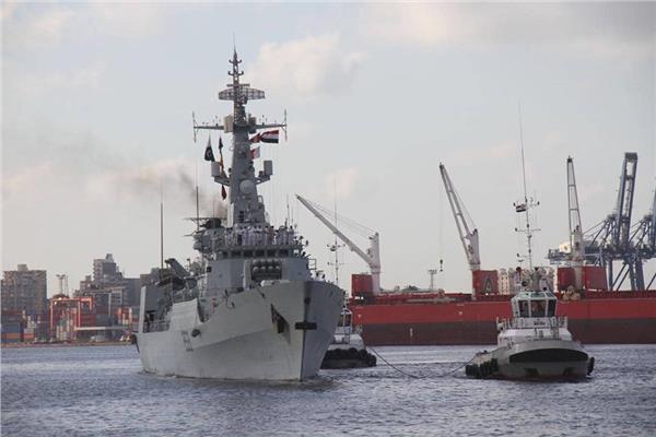 البحرية المصرية والباكستانية تنفذان تدريبًا بحريًا عابرًا بـ«البحر المتوسط»