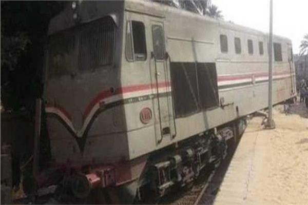 التفاصيل الكاملة لحادث قطار منوف.. خروج «جرار» عن القضبان يخلف 12 مصابًا 