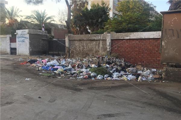 القمامة تغتال مدارس القاهرة قبيل بدء العام الجديد