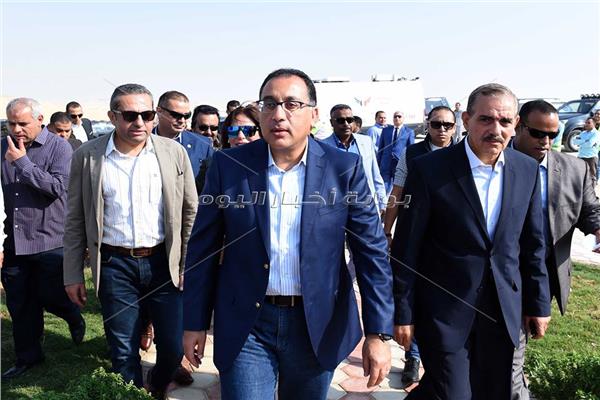 صورة من جولة رئيس الوزراء لمحافظة أسيوط