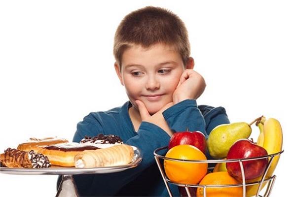 5 نصائح غذائية للأطفال .. أهم الأسئلة التي يجب توجيها للطبيب 