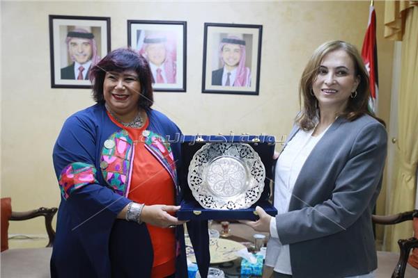ايناس عبد الدايم مع وزيرة الثقافة الاردنية